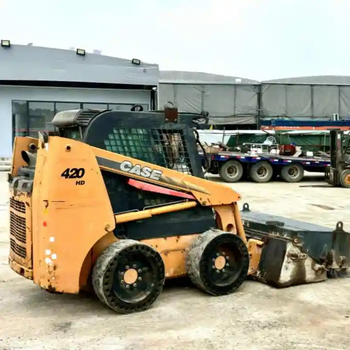 Original Second hand CASE skid steer loader 420 for sale compact skid steers loaders 440 430 420 in stock - Mini pá carregadora: foto 1 Original Second hand CASE skid steer loader 420 for sale compact skid steers loaders 440 430 420 in stock - Mini pá carregadora: foto 1