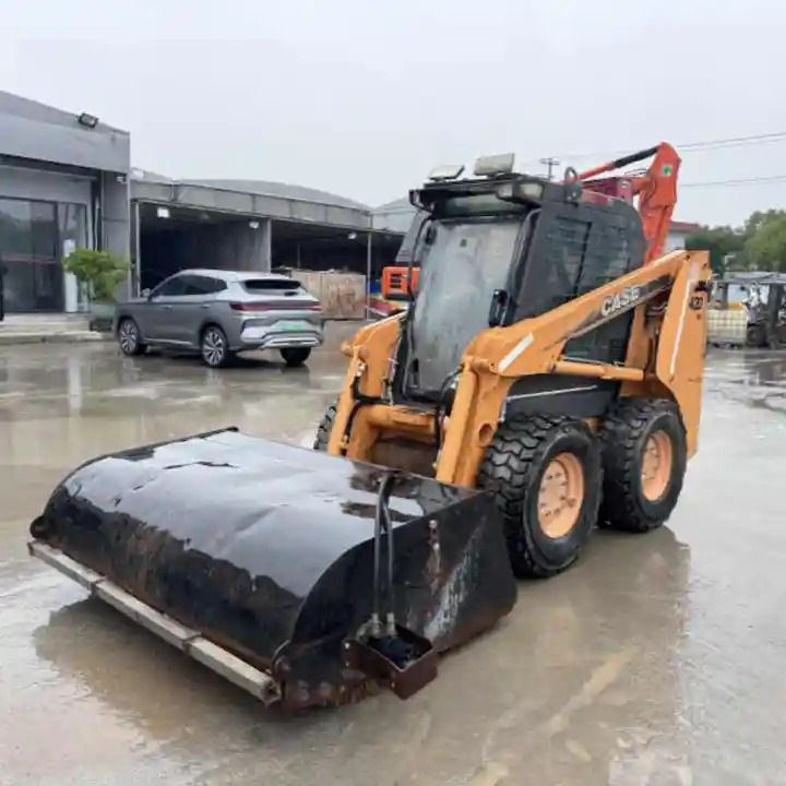 Original Second hand CASE skid steer loader 420 for sale compact skid steers loaders 440 430 420 in stock - Mini pá carregadora: foto 2 Original Second hand CASE skid steer loader 420 for sale compact skid steers loaders 440 430 420 in stock - Mini pá carregadora: foto 2