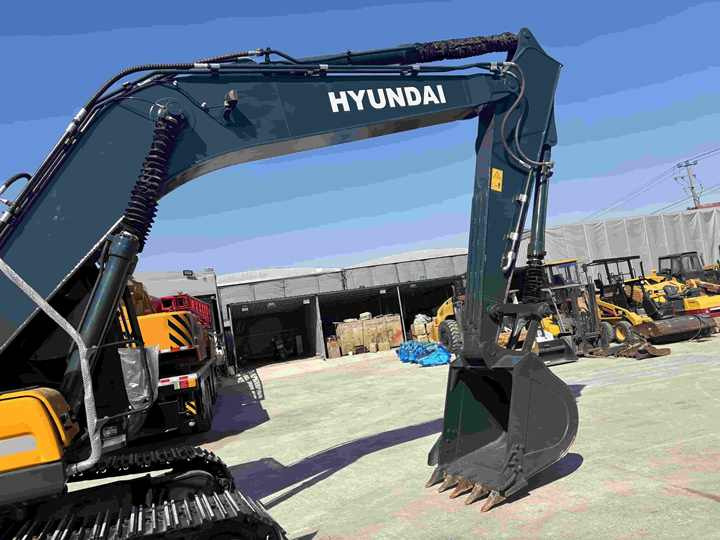 Original Used Korea 22ton Hyundai 220lc-9s 225lc-9t Excavator for Sale in Good Condition and Low Working Time - Escavadeira: foto 2 Original Used Korea 22ton Hyundai 220lc-9s 225lc-9t Excavator for Sale in Good Condition and Low Working Time - Escavadeira: foto 2
