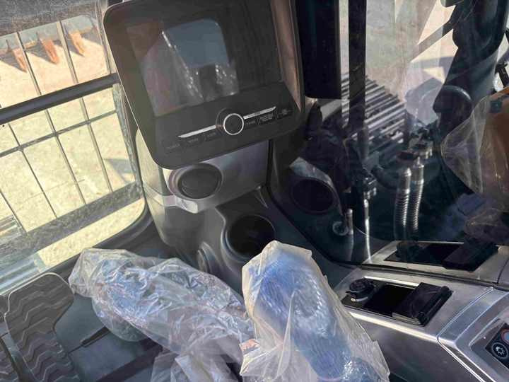 Original Used Made in Korea 22ton Hyundai 220lc-9s 225lc-9t Excavator for Sale in Good Condition and Low Working Time - Escavadeira: foto 4 Original Used Made in Korea 22ton Hyundai 220lc-9s 225lc-9t Excavator for Sale in Good Condition and Low Working Time - Escavadeira: foto 4