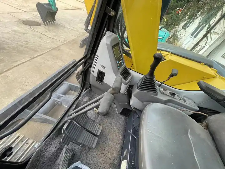 Second-Hand Komatsu PC110 Digger for Sale Used Komatsu PC78 PC240 PC160 PC - Escavadeira: foto 2 Second-Hand Komatsu PC110 Digger for Sale Used Komatsu PC78 PC240 PC160 PC - Escavadeira: foto 2