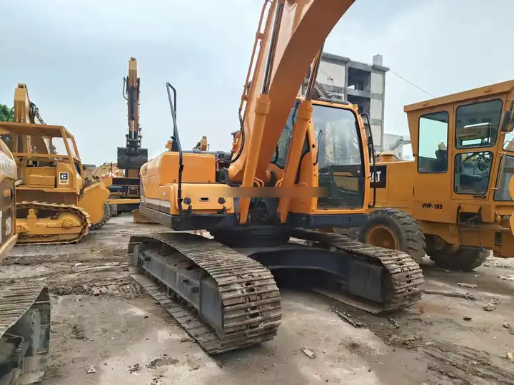 Second hand Crawler Original Hyundai Excavator R220L VS-9S 220LC 215LC for Sale Used Hyundai Excavator Hyundai - Escavadora de rastos: foto 4 Second hand Crawler Original Hyundai Excavator R220L VS-9S 220LC 215LC for Sale Used Hyundai Excavator Hyundai - Escavadora de rastos: foto 4