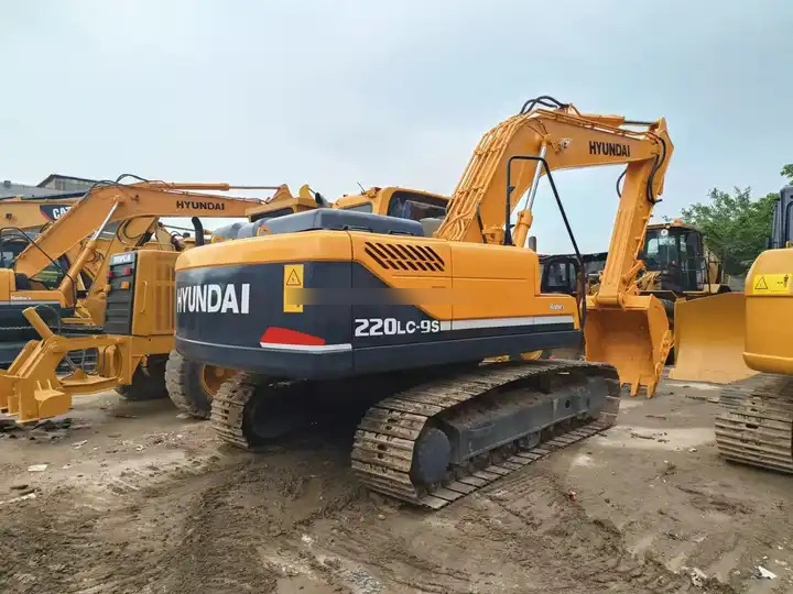 Second hand Crawler Original Hyundai Excavator R220L VS-9S 220LC 215LC for Sale Used Hyundai Excavator Hyundai - Escavadora de rastos: foto 5 Second hand Crawler Original Hyundai Excavator R220L VS-9S 220LC 215LC for Sale Used Hyundai Excavator Hyundai - Escavadora de rastos: foto 5