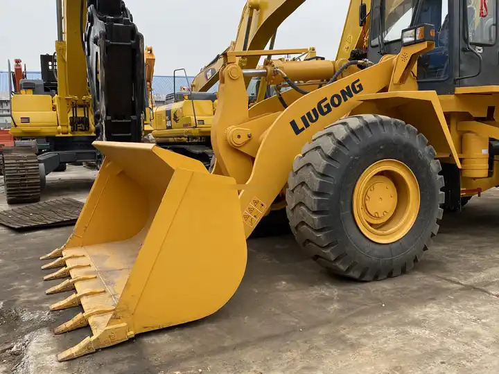 Second hand LiuGong wheel loader LG856 ,good condition chinese loader 856 wheel loader ,Liu gong Wheel Loader 856 Earth-moving - Pá carregadora de rodas: foto 5 Second hand LiuGong wheel loader LG856 ,good condition chinese loader 856 wheel loader ,Liu gong Wheel Loader 856 Earth-moving - Pá carregadora de rodas: foto 5
