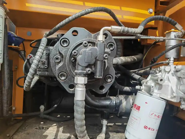 Top Select Second Hand 21 Ton Excavator Used Ssaany Excavator Sy215c 215c Sany 215 215c Excavator - Escavadeira: foto 5 Top Select Second Hand 21 Ton Excavator Used Ssaany Excavator Sy215c 215c Sany 215 215c Excavator - Escavadeira: foto 5