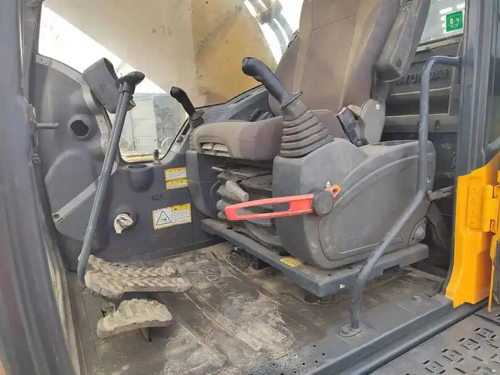 Used 38ton Heavy Duty Digger Machine Hyundai R385LC-9t R520 220LC-9s Grab Crawler Hydraulic Excavator - Escavadeira: foto 4 Used 38ton Heavy Duty Digger Machine Hyundai R385LC-9t R520 220LC-9s Grab Crawler Hydraulic Excavator - Escavadeira: foto 4