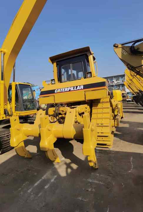Used Bulldozers CAT D7R D8R with low price in Low Working Hour - Buldôzer: foto 4 Used Bulldozers CAT D7R D8R with low price in Low Working Hour - Buldôzer: foto 4