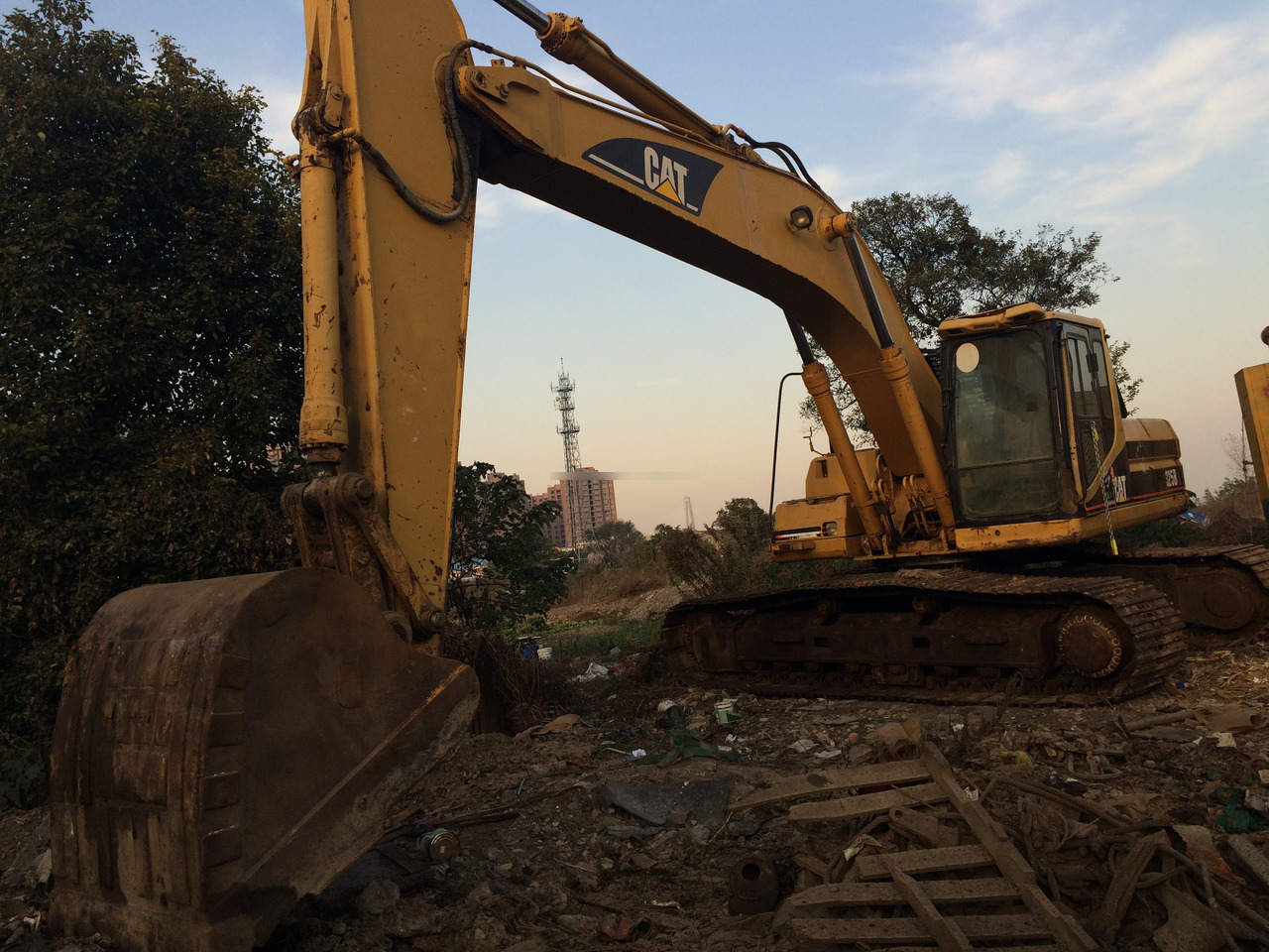 Used Caterpillar excavator CAT 325BL in good condition for sale - Escavadora de rastos: foto 3 Used Caterpillar excavator CAT 325BL in good condition for sale - Escavadora de rastos: foto 3