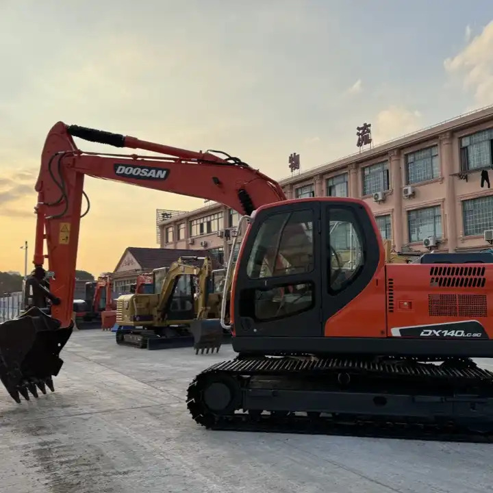 Used Doosan Dx140 Low Working Hours Used Doosan Dx140LC-9c Crawler Hydraulic Excavator with High Quality in Hot Sale Digger - Escavadora de rastos: foto 2 Used Doosan Dx140 Low Working Hours Used Doosan Dx140LC-9c Crawler Hydraulic Excavator with High Quality in Hot Sale Digger - Escavadora de rastos: foto 2