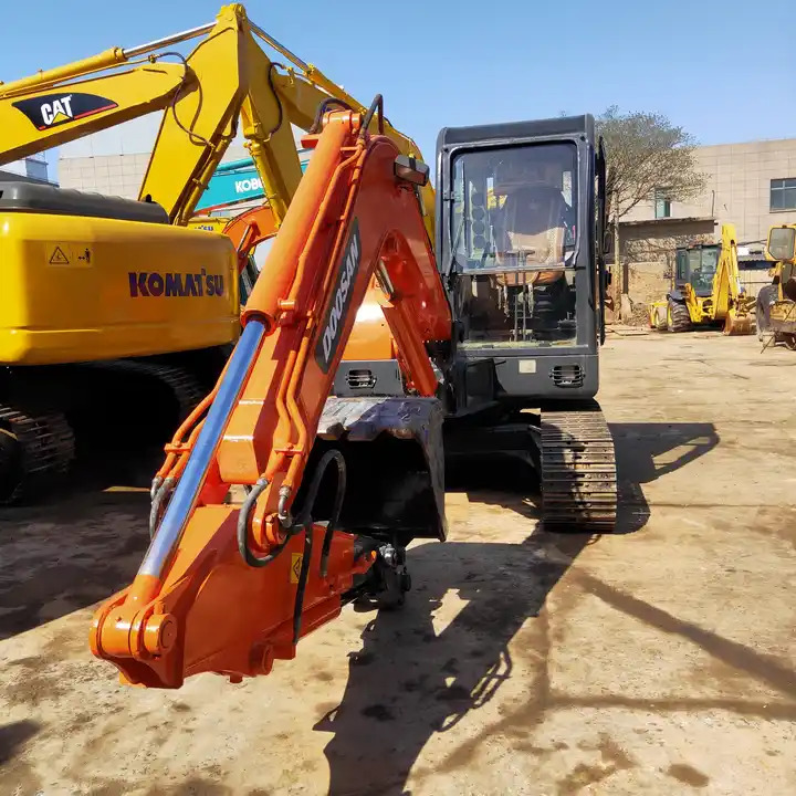 Used Doosan Machinery for Sale Mini excavator DH55-V DH60-7 for sale Fast Delivery Competitive Price Digger Hydraulic Excavator - Escavadora de rastos: foto 2 Used Doosan Machinery for Sale Mini excavator DH55-V DH60-7 for sale Fast Delivery Competitive Price Digger Hydraulic Excavator - Escavadora de rastos: foto 2