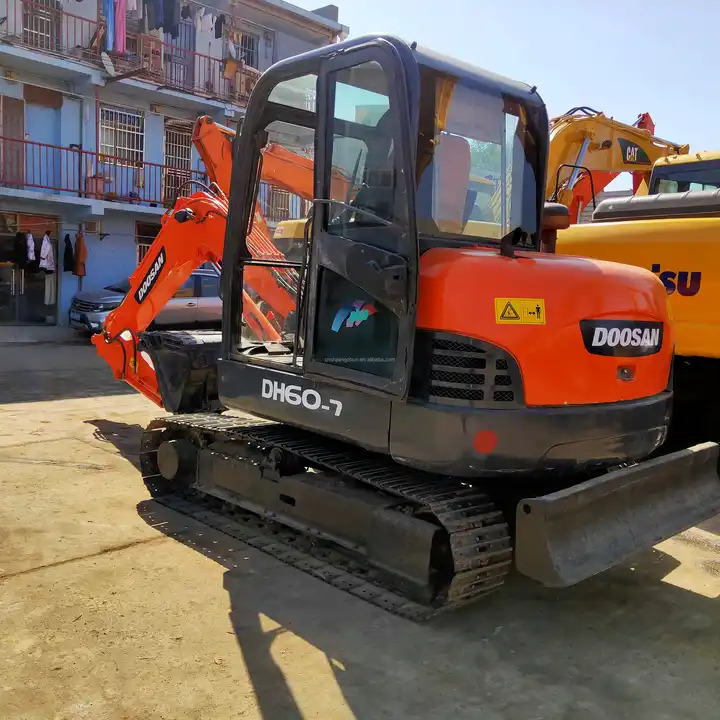 Used Doosan dh60-7 Excavator 100% Korea Used Mini Hydraulic Excavator Low Working Hours Low Price for sale - Escavadora de rastos: foto 2 Used Doosan dh60-7 Excavator 100% Korea Used Mini Hydraulic Excavator Low Working Hours Low Price for sale - Escavadora de rastos: foto 2