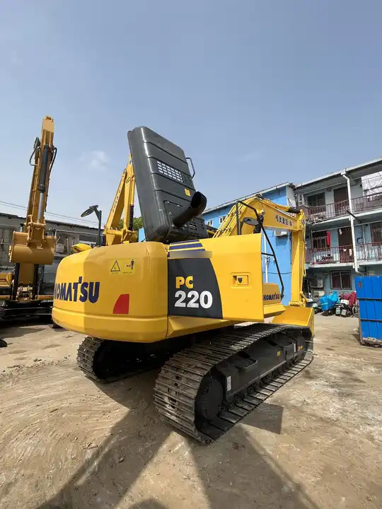 Used Japan Komatsu Pc220-8 Komatsu 20 Ton Excavator With High Quality/komatsu 220 Excavator At Low Price - Escavadeira: foto 2 Used Japan Komatsu Pc220-8 Komatsu 20 Ton Excavator With High Quality/komatsu 220 Excavator At Low Price - Escavadeira: foto 2