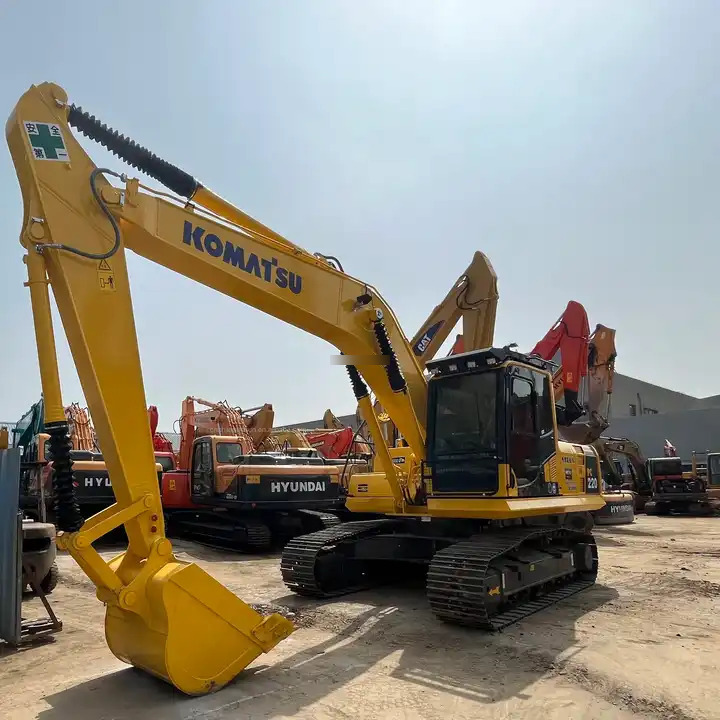 Used Japan Komatsu Pc220-8 Komatsu 20 Ton Excavator With High Quality/komatsu 220 Excavator At Low Price - Escavadeira: foto 1 Used Japan Komatsu Pc220-8 Komatsu 20 Ton Excavator With High Quality/komatsu 220 Excavator At Low Price - Escavadeira: foto 1