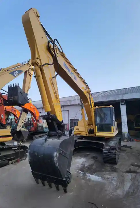 Used Komatsu excavator Pc220-8 in good condition for sale,second hand PC200-8 in good condition - Escavadora de rastos: foto 2 Used Komatsu excavator Pc220-8 in good condition for sale,second hand PC200-8 in good condition - Escavadora de rastos: foto 2