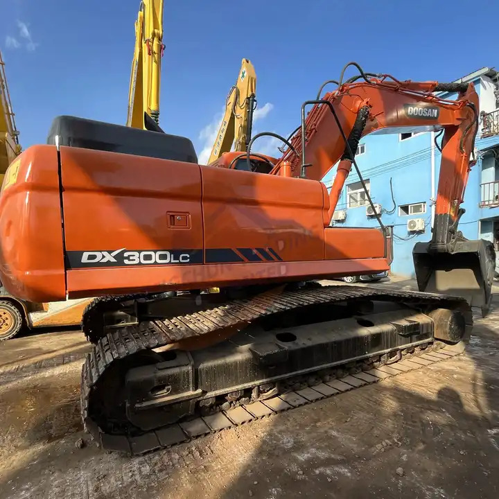 Used Machinery Doosan300 dx300lc Hydraulic Crawler Backhoe Digger 30ton Used Excavator Doosan DX300LC - Escavadora de rastos: foto 1 Used Machinery Doosan300 dx300lc Hydraulic Crawler Backhoe Digger 30ton Used Excavator Doosan DX300LC - Escavadora de rastos: foto 1