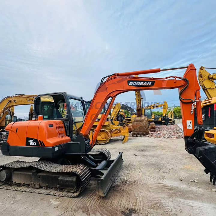 Used excavator doosan dx60 excavators earth-moving machinery doosan dx60 dx80 dx75 dx225 dh60 dh60-7for sale - Escavadora de rastos: foto 1 Used excavator doosan dx60 excavators earth-moving machinery doosan dx60 dx80 dx75 dx225 dh60 dh60-7for sale - Escavadora de rastos: foto 1