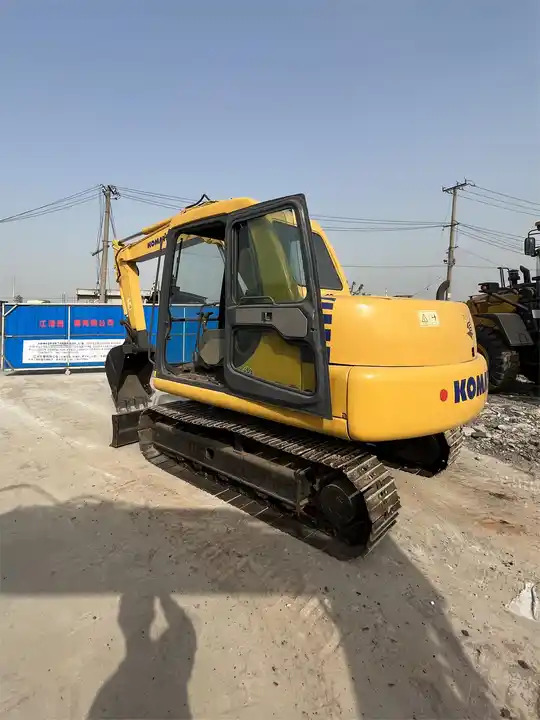 Komatsu used pc60-7 excavator/used 6ton excavator /Komatsu japan pc60-7 mini used excavator for sale Komatsu excavator - Escavadora de rastos: foto 3 Komatsu used pc60-7 excavator/used 6ton excavator /Komatsu japan pc60-7 mini used excavator for sale Komatsu excavator - Escavadora de rastos: foto 3