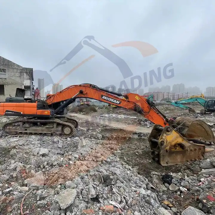 Low price Used Doosan excavator DX520LC-9C in good condition for sale - Escavadora de rastos: foto 1 Low price Used Doosan excavator DX520LC-9C in good condition for sale - Escavadora de rastos: foto 1