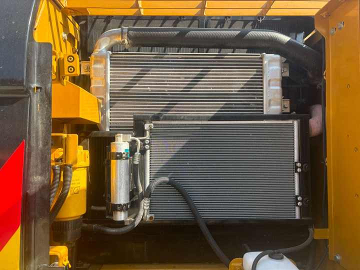 Used Excavator cat 320dsed Excavator Original Crawler Used CAT 320 Excavator 320D Caterpillar Machinery - Escavadora de rastos: foto 5 Used Excavator cat 320dsed Excavator Original Crawler Used CAT 320 Excavator 320D Caterpillar Machinery - Escavadora de rastos: foto 5