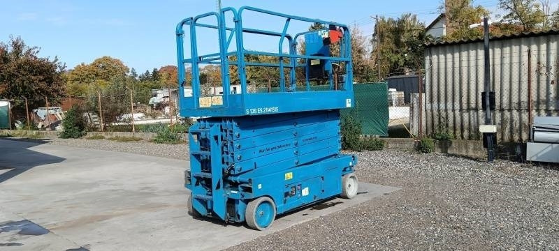 Genie GS4047 - 13,7m - electric - Plataforma de Tijera/ Plataforma de tesoura: foto 2 Genie GS4047 - 13,7m - electric - Plataforma de Tijera/ Plataforma de tesoura: foto 2