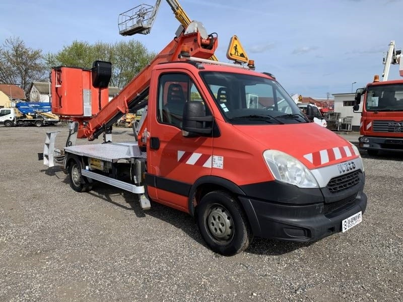 Iveco Daily Isoli VT48NEXS - 16 m, 250 kg - Caminhão com plataforma aérea: foto 1 Iveco Daily Isoli VT48NEXS - 16 m, 250 kg - Caminhão com plataforma aérea: foto 1