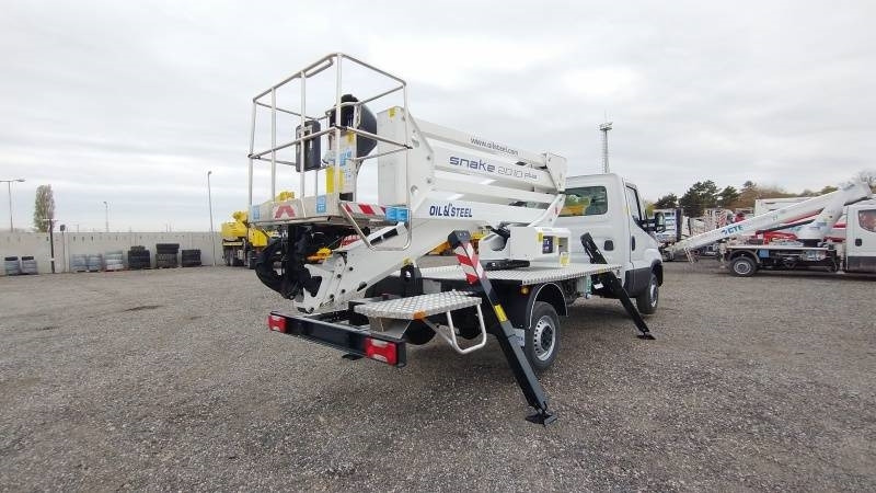 Caminhão com plataforma aérea novo Iveco Daily Oil&Steel Snake 2010 Plus - 20 m - 250 kg: foto 6 Caminhão com plataforma aérea novo Iveco Daily Oil&Steel Snake 2010 Plus - 20 m - 250 kg: foto 6