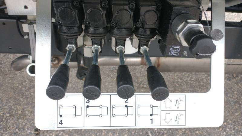 Caminhão com plataforma aérea novo Iveco Daily Oil&Steel Snake 2010 Plus - 20 m - 250 kg: foto 11 Caminhão com plataforma aérea novo Iveco Daily Oil&Steel Snake 2010 Plus - 20 m - 250 kg: foto 11