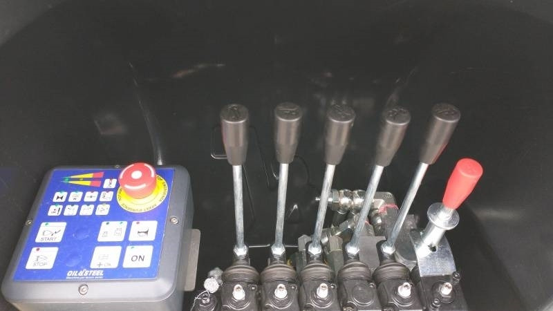 Caminhão com plataforma aérea novo Iveco Daily Oil&Steel Snake 2010 Plus - 20 m - 250 kg: foto 12 Caminhão com plataforma aérea novo Iveco Daily Oil&Steel Snake 2010 Plus - 20 m - 250 kg: foto 12