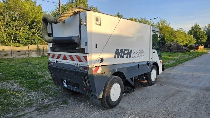 Mfh 5500 sweeper - with air conditionier - Varredora urbana: foto 3 Mfh 5500 sweeper - with air conditionier - Varredora urbana: foto 3
