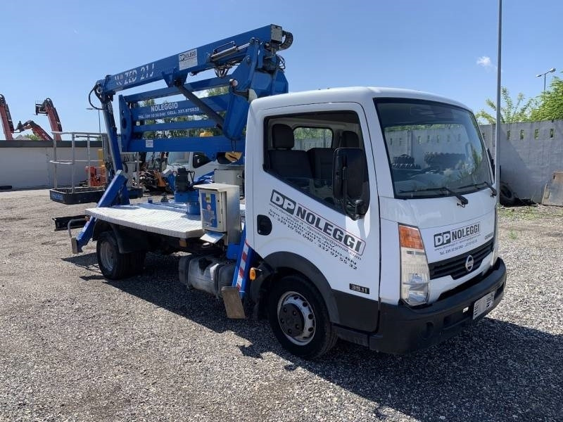 Nissan Cabstar CTE ZED 21 J - 21 m - 200 kg - Caminhão com plataforma aérea: foto 1 Nissan Cabstar CTE ZED 21 J - 21 m - 200 kg - Caminhão com plataforma aérea: foto 1