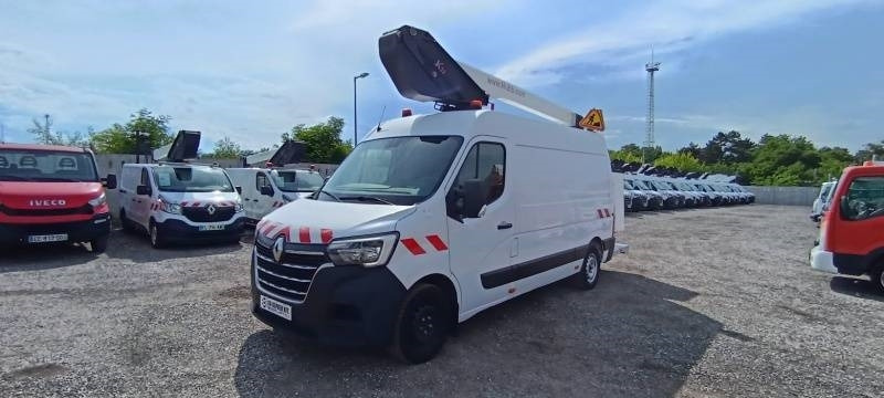 Renault Master Klubb K32 - 12,5 m, 120 kg - Caminhão com plataforma aérea: foto 2 Renault Master Klubb K32 - 12,5 m, 120 kg - Caminhão com plataforma aérea: foto 2