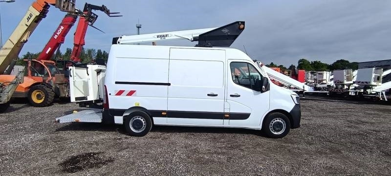 Renault Master Versalift VTL135 EVO - 13,3 m - 120kg - Caminhão com plataforma aérea: foto 4 Renault Master Versalift VTL135 EVO - 13,3 m - 120kg - Caminhão com plataforma aérea: foto 4