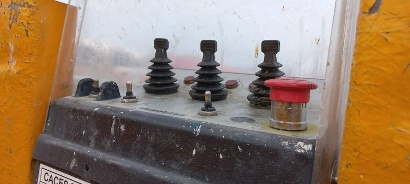 Caminhão com plataforma aérea Renault Maxity Multitel MT202DS - 20m - 200 kg: foto 12