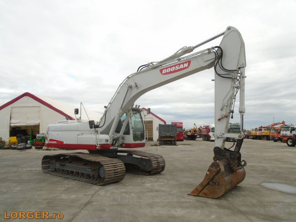 Doosan DX 225 LC with 18m long reach boom - Escavadora de rastos: foto 5 Doosan DX 225 LC with 18m long reach boom - Escavadora de rastos: foto 5