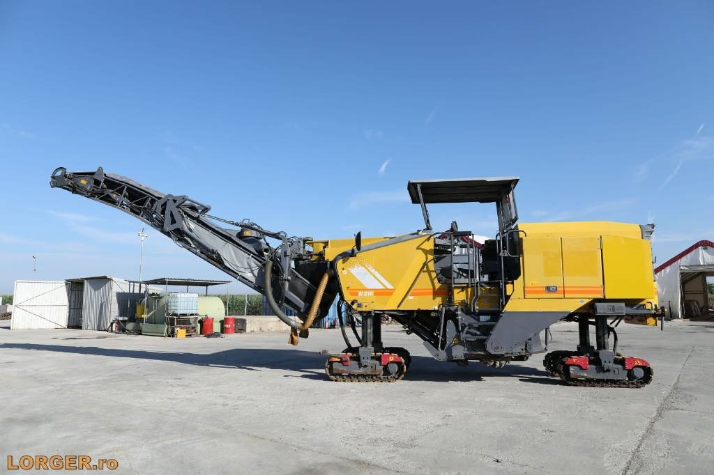 Wirtgen W 210 - Aplainadora (Fresadora): foto 1 Wirtgen W 210 - Aplainadora (Fresadora): foto 1
