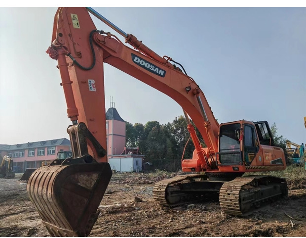 2021 Doosan DX420LC-9C - Escavadora de rastos: foto 1 2021 Doosan DX420LC-9C - Escavadora de rastos: foto 1