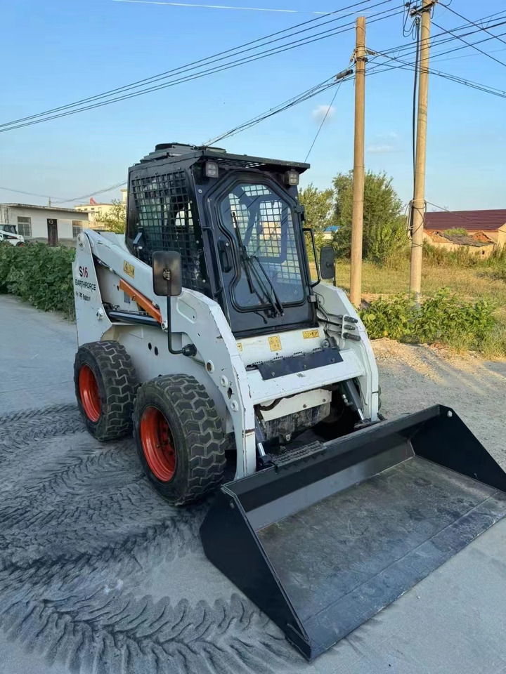 BOBCAT s16 - Pá carregadora: foto 1 BOBCAT s16 - Pá carregadora: foto 1