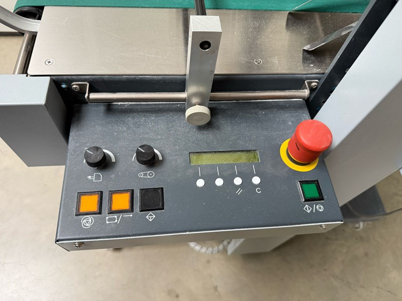 Horizon PST-40 - Máquina de dobrar papel: foto 2 Horizon PST-40 - Máquina de dobrar papel: foto 2