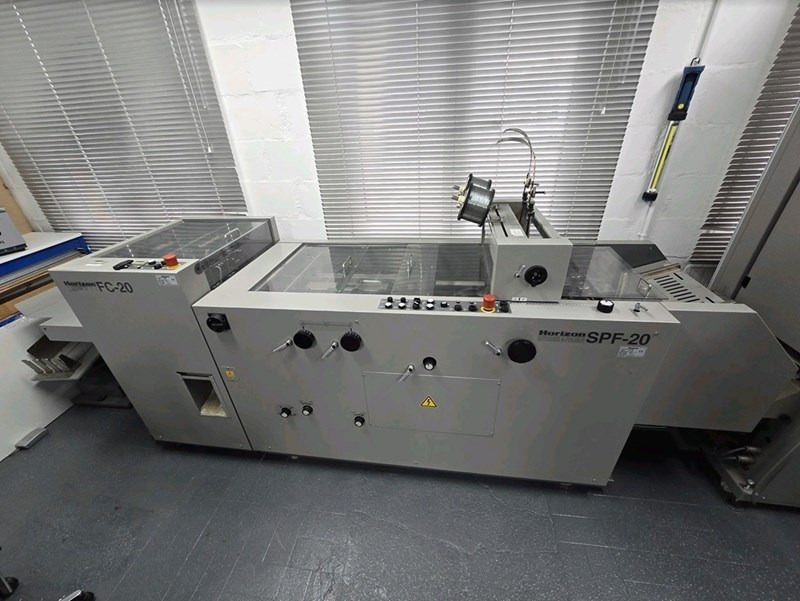 Horizon SPF-20 FC-20 2x VAC-100 | 2005 - Máquina de impressão: foto 1 Horizon SPF-20 FC-20 2x VAC-100 | 2005 - Máquina de impressão: foto 1