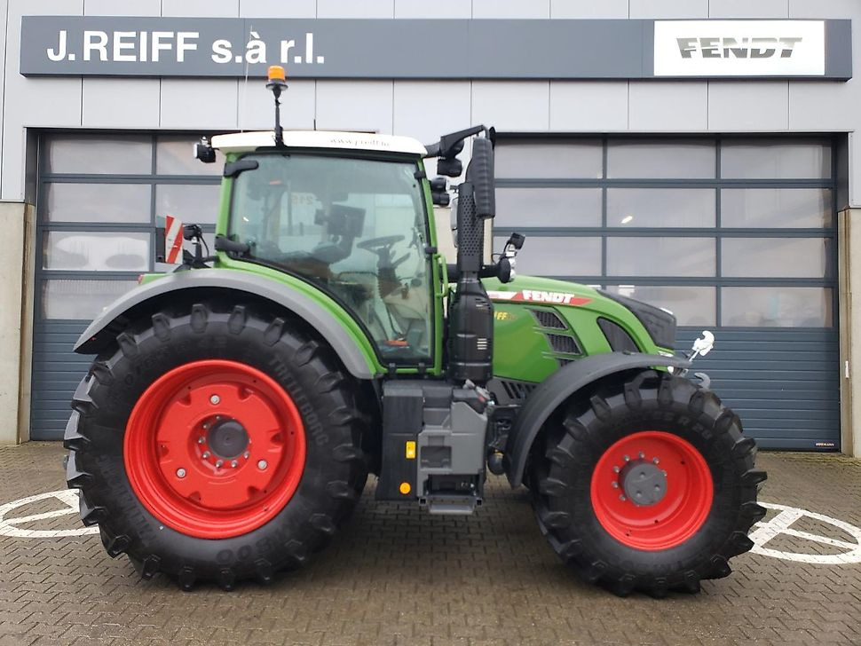 J.Reiff Sarl
Herr Stefan Neukirch - 77 Z.I in den - Trator: foto 3 J.Reiff Sarl
Herr Stefan Neukirch - 77 Z.I in den - Trator: foto 3