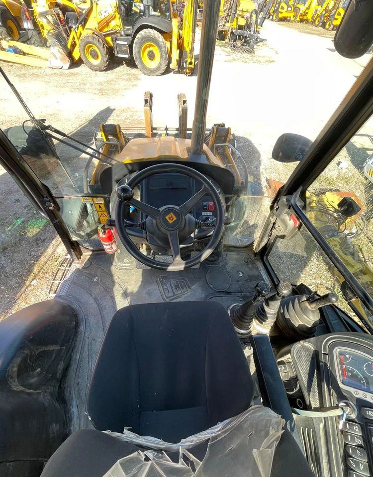 Retroescavadeira JCB 3CX: foto 10