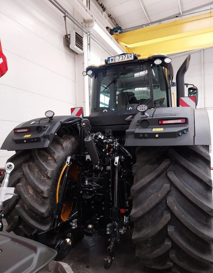 JCB 8330 iCon - Trator: foto 4 JCB 8330 iCon - Trator: foto 4