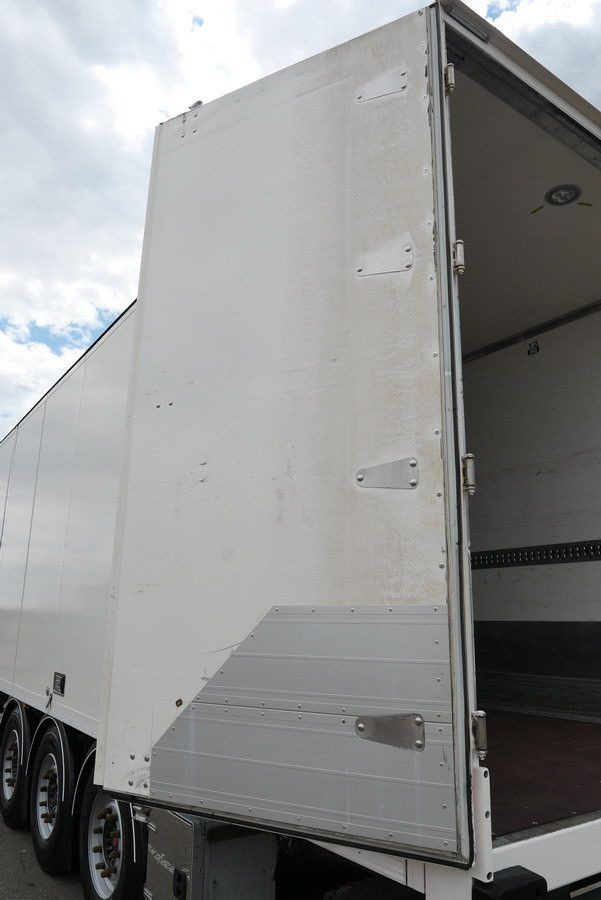 Semi-reboque furgão EKERI T3-A /SEITLICHE TÜREN /FALTWAND 2700 mm: foto 22 Semi-reboque furgão EKERI T3-A /SEITLICHE TÜREN /FALTWAND 2700 mm: foto 22