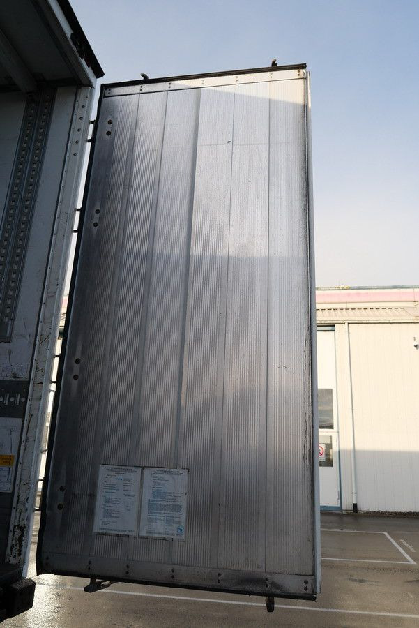 Semi-reboque furgão Schmitz Cargobull SKO 24/DOPPELSTOCK / ZURRLEISTE / LASI 12642 XL: foto 27 Semi-reboque furgão Schmitz Cargobull SKO 24/DOPPELSTOCK / ZURRLEISTE / LASI 12642 XL: foto 27