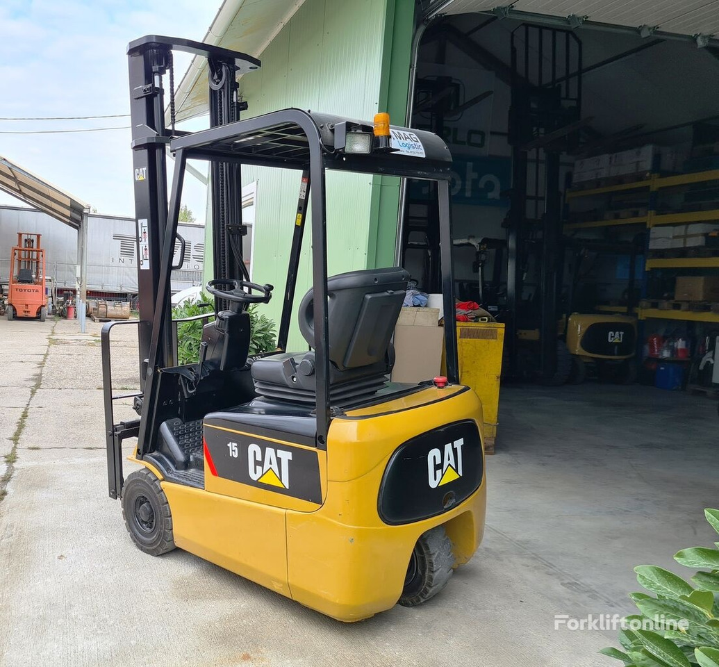 Caterpillar 15 - Empilhador: foto 1 Caterpillar 15 - Empilhador: foto 1