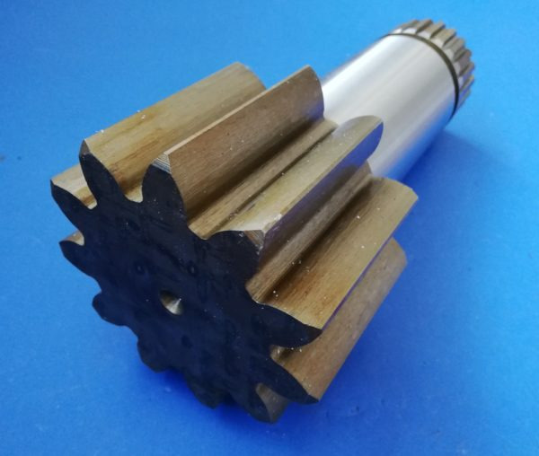 010450A Wałek silnika obrotu Yanmar VIO 75 - Motor de giro para Máquina de construção: foto 1 010450A Wałek silnika obrotu Yanmar VIO 75 - Motor de giro para Máquina de construção: foto 1