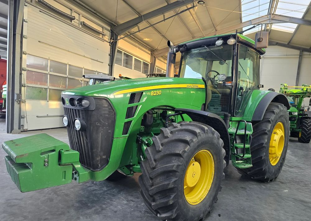 John Deere 8230 - Trator: foto 1 John Deere 8230 - Trator: foto 1