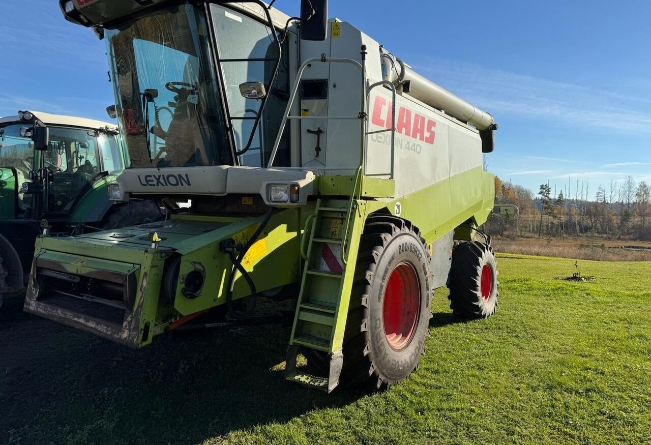 Claas Lexion 440 - Ceifeira debulhadora: foto 1 Claas Lexion 440 - Ceifeira debulhadora: foto 1