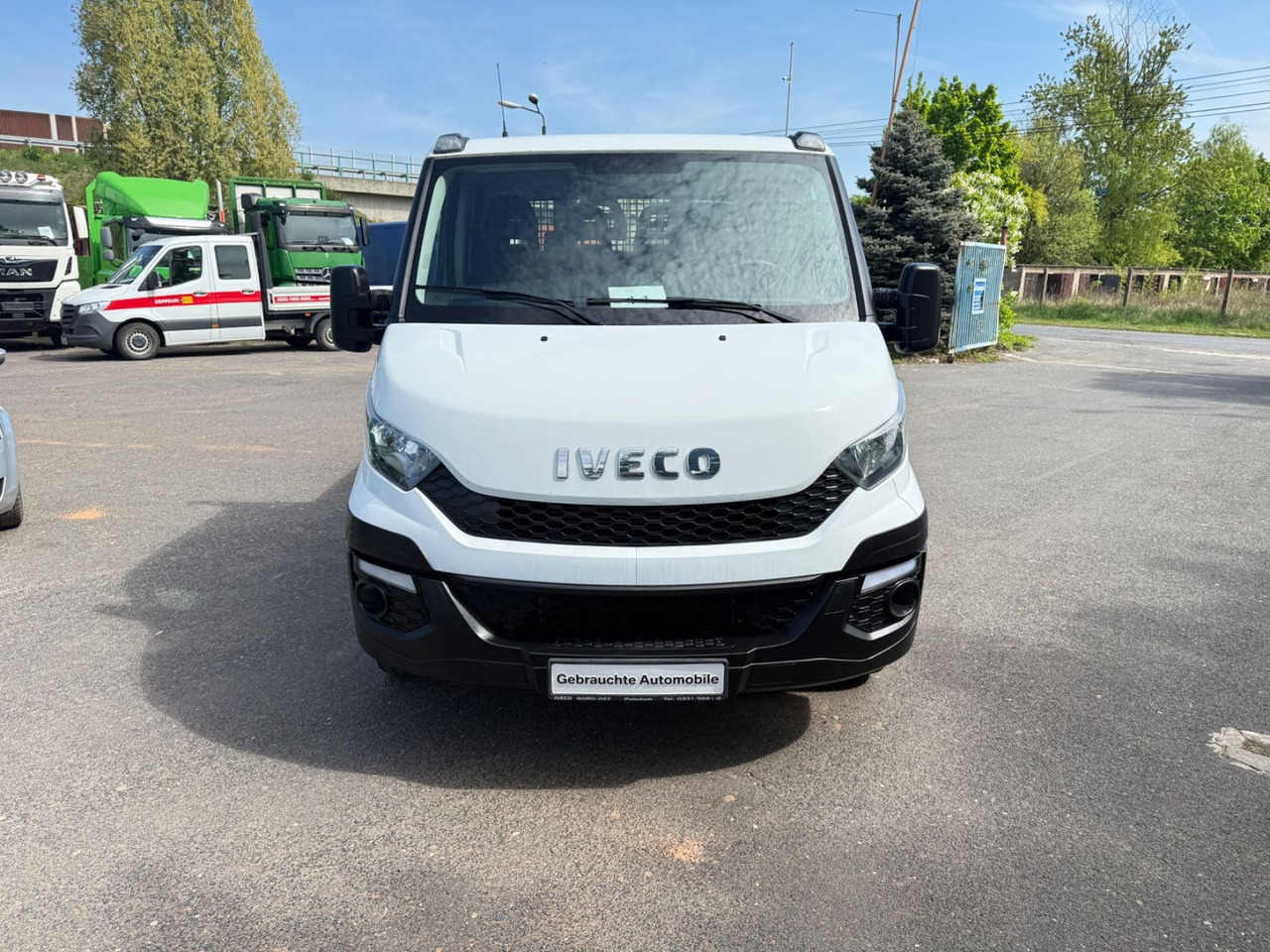 Iveco Daily Doppelkabine 35 S 130 7 Sitzer - Carrinha de caixa aberta: foto 1 Iveco Daily Doppelkabine 35 S 130 7 Sitzer - Carrinha de caixa aberta: foto 1