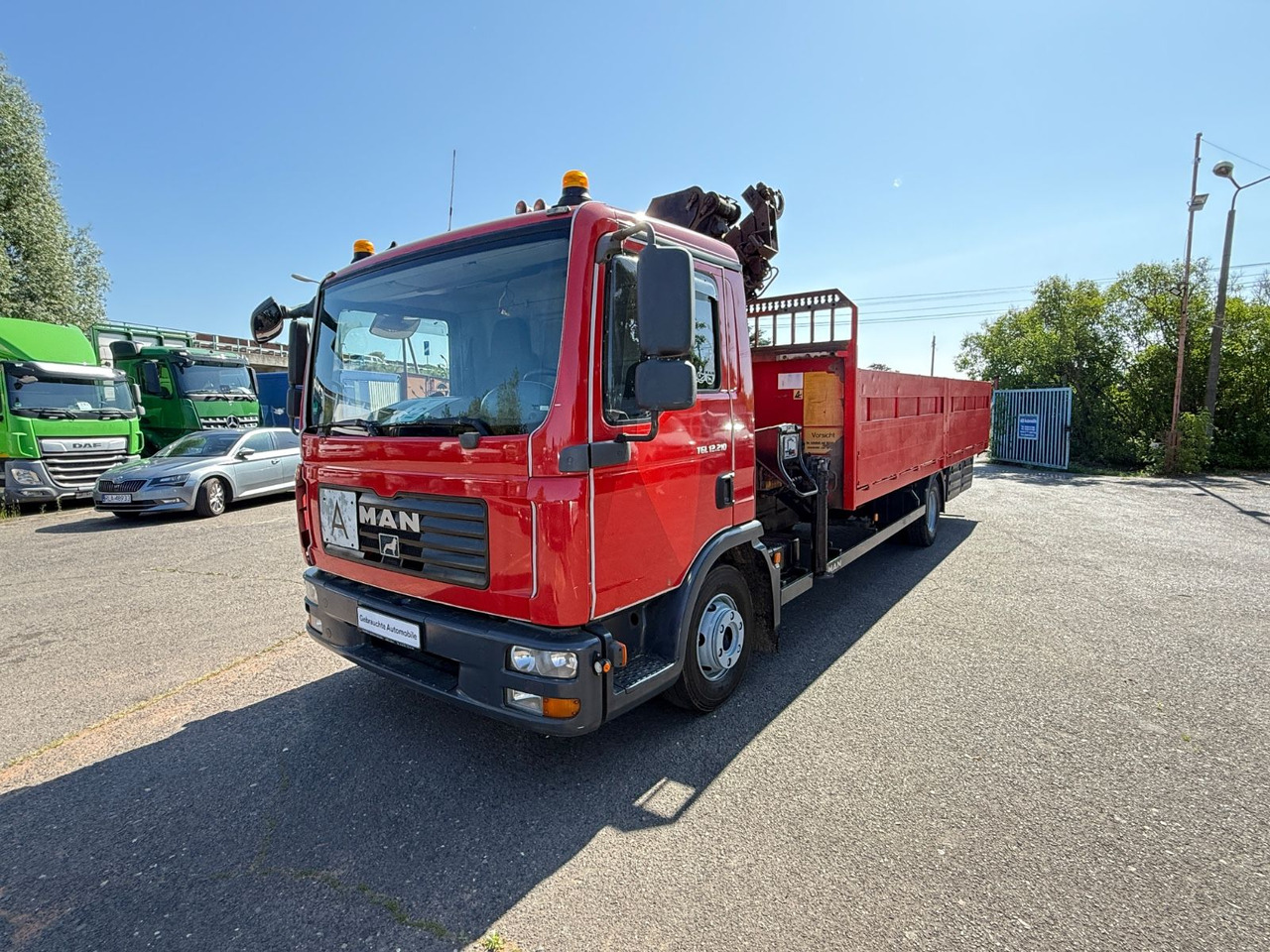 MAN TGL 12.210 mit Kran - Camião de caixa aberta/ Plataforma, Camião grua: foto 3 MAN TGL 12.210 mit Kran - Camião de caixa aberta/ Plataforma, Camião grua: foto 3